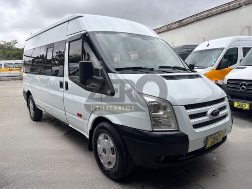 Ford Transit 2013 350L Executivo 13 Lugares Completa